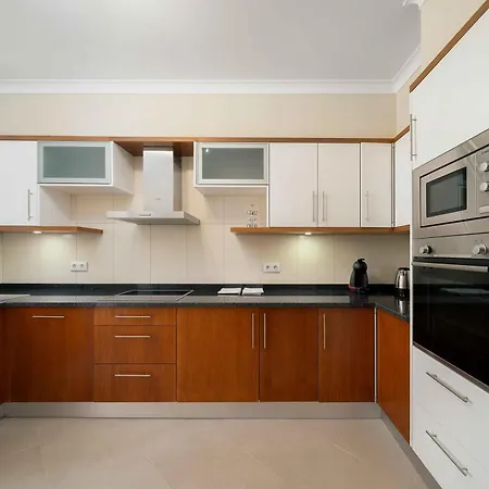 Cosy Two Bedroom Daire *
