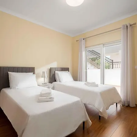 Cosy Two Bedroom Daire *