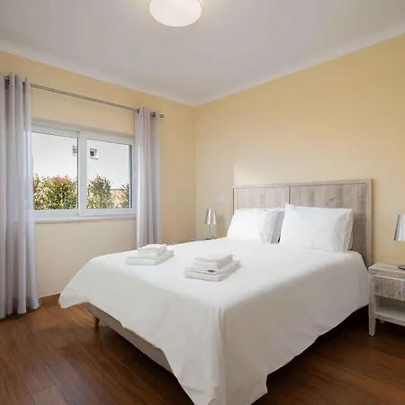 Cosy Two Bedroom Daire